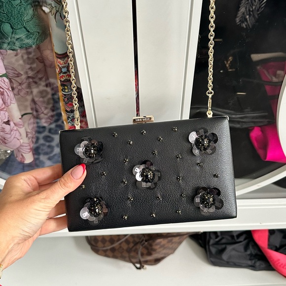 Nine West Clutch with gold chain - Picture 3 of 6